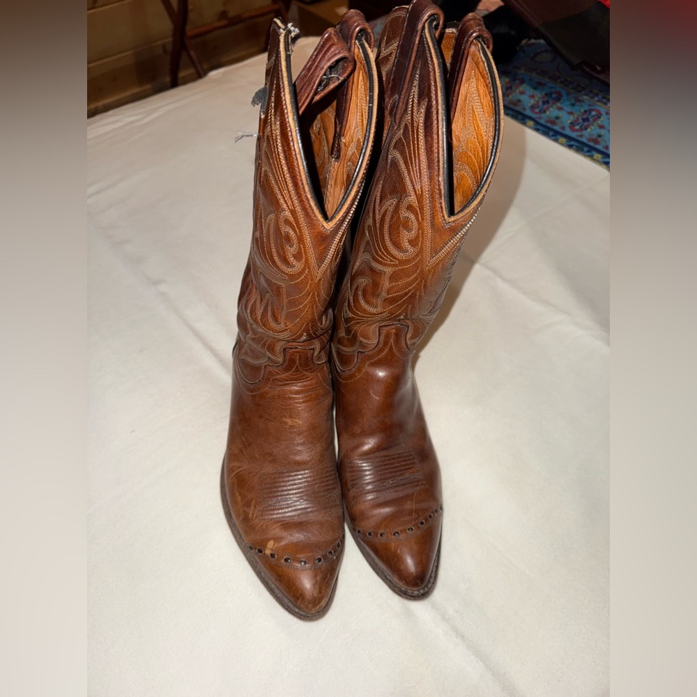 Dan Post cowboy boots. Size 6 1/2.